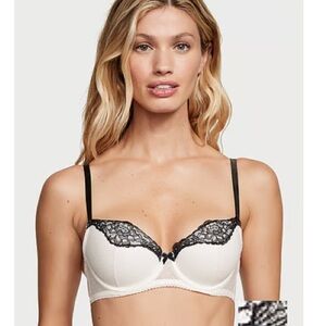 Victoria Secret Dream Angels lace trimmed Demi bra